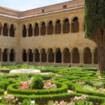 Claustro románico